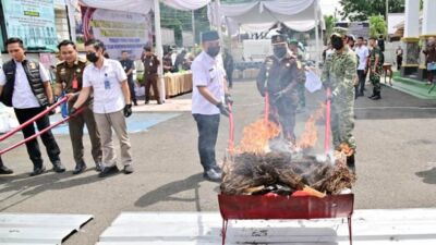 Kejari Lampung Selatan Musnahkan Barang Bukti 82 Perkara