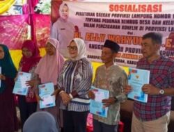 Ely Wahyuni Sosialisasikan Perda Rembug Desa di Pesawaran