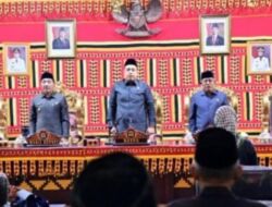 DPRD Lamsel Serahkan Rekomendasi LKPJ 2025