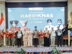 Gubernur Rahmat Mirzani Djausal Hadiri Acara Penyerahan Juara Lomba Cawo Bubalah Lampung dalam Rangka Hari Pendidikan Nasional 2026